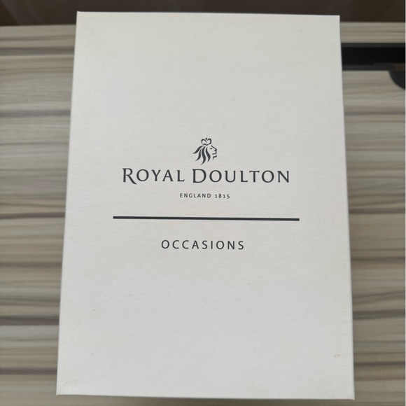 Royal Doulton- Loving Thoughts - Figurine - Picture 2 of 5